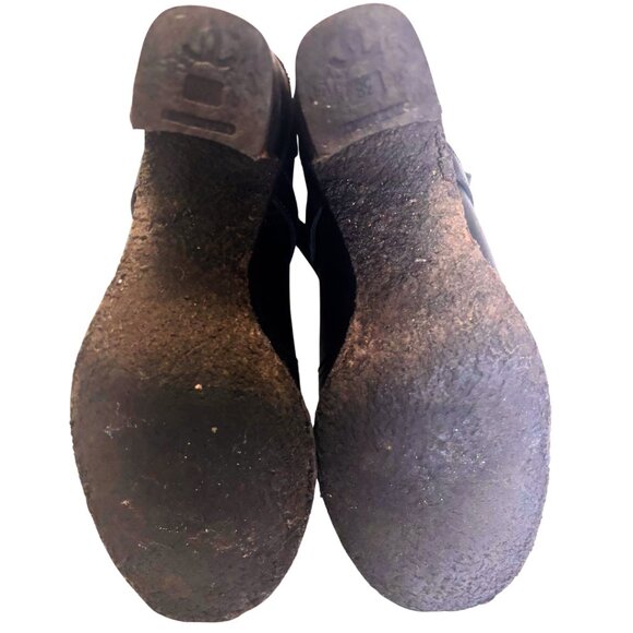 CHANEL Black Leather Boots W/Criss Cross Strap & Metal Plate Size 38 - Picture 9 of 10